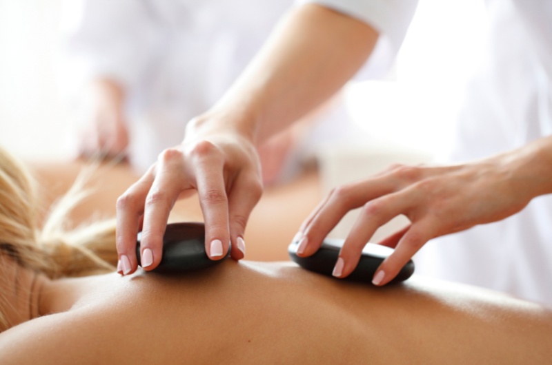 Massage đá nóng bazan - Kim Cương spa