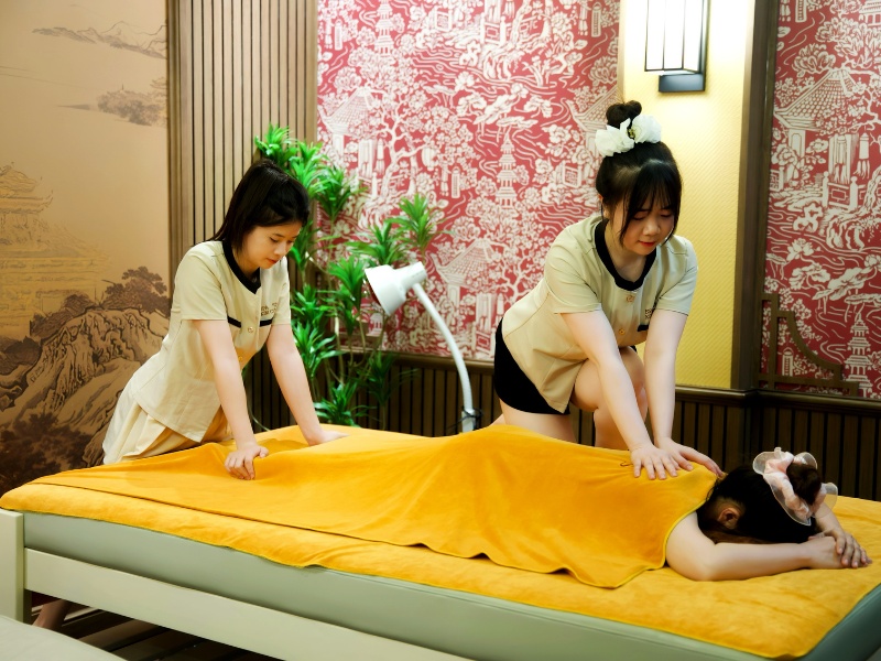 Massage Thái - Kim Cương Spa