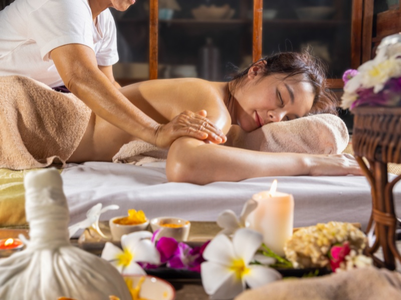 Massage Thái - Kim Cương Spa