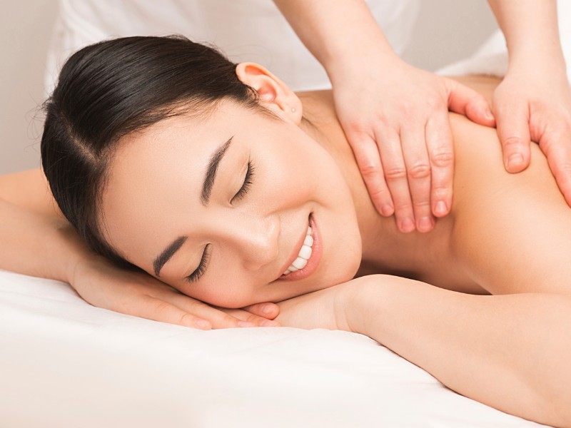 Massage thủ dầu một - Kim Cương Spa