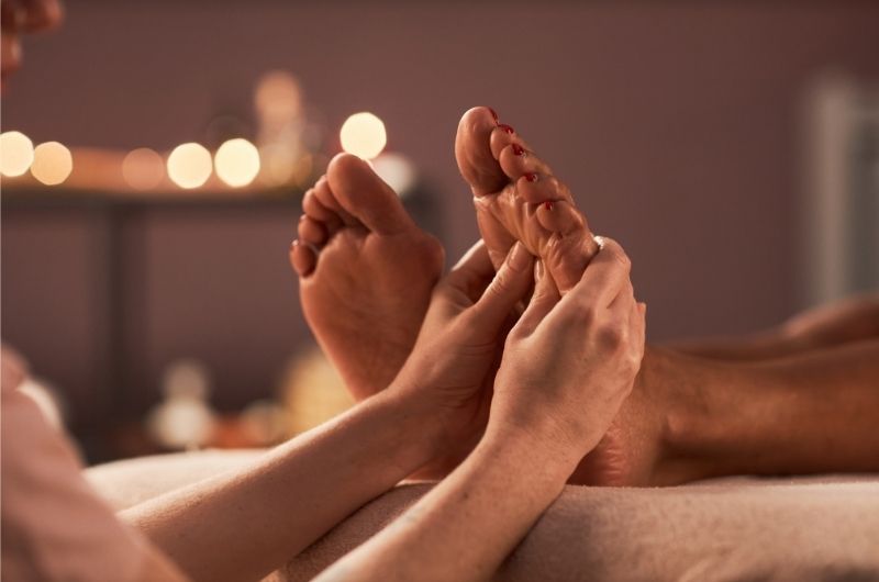 Massage chân - Kim Cương Spa