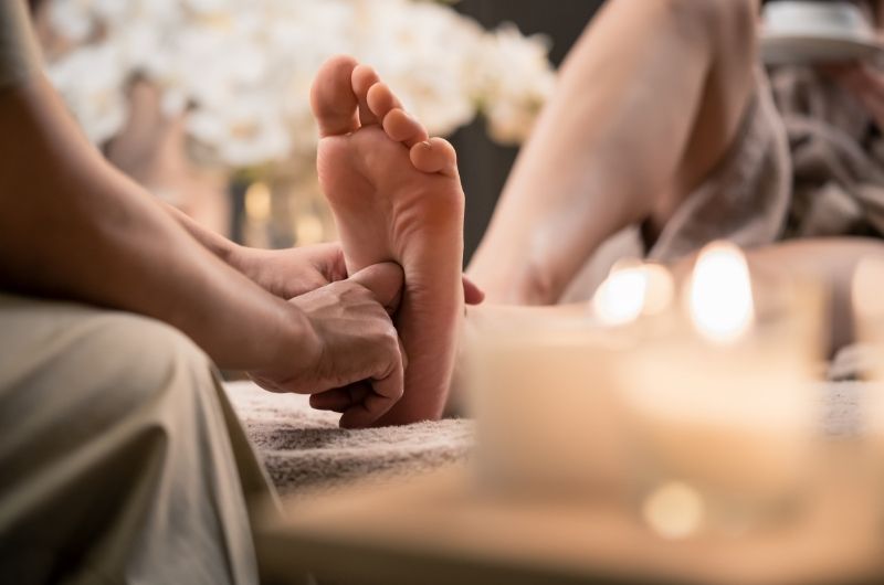 Massage chân - Kim Cương Spa