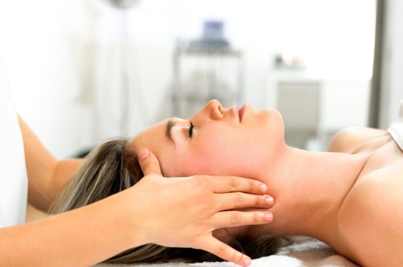 Massage cổ vai gáy giá bao nhiêu - Kim Cương Spa