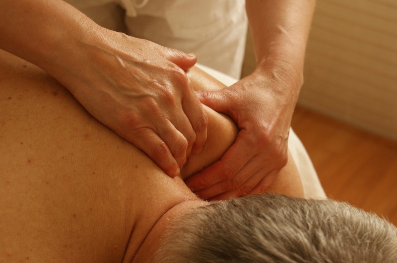 Massage cổ vai gáy giá bao nhiêu - Kim Cương Spa