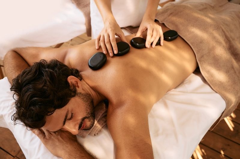 Massage đá nóng - Kim Cương Spa