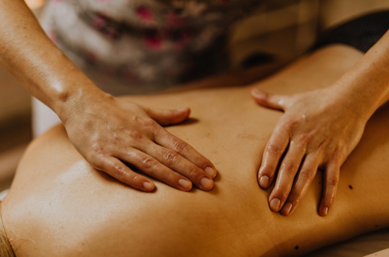 Massage thư giãn - Kim Cương Spa